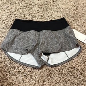 Lululemon speed up 2.5 in grey shorts